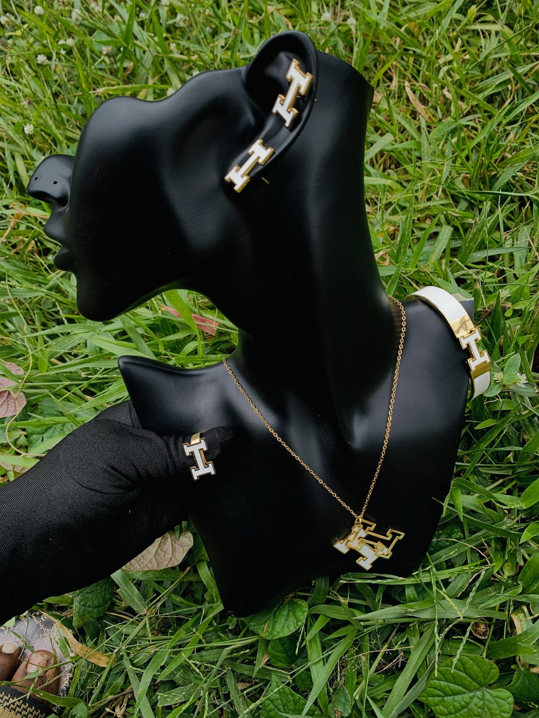 Gold/white Herms steel set - Image 3