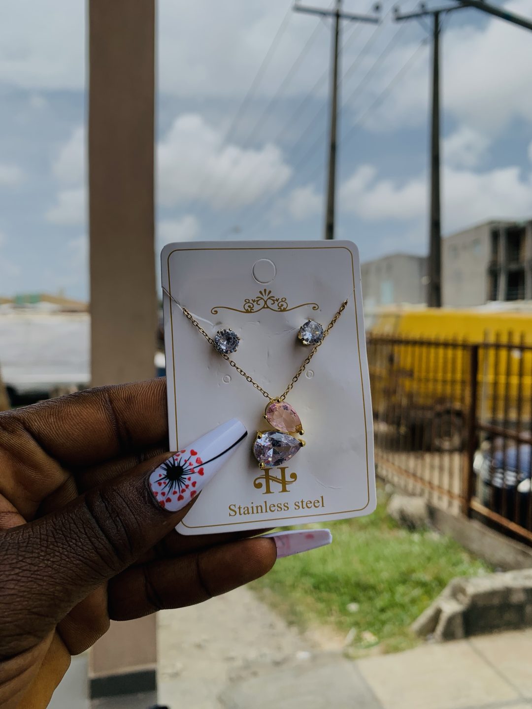 Fashion necklace and earrings 001