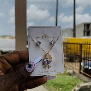 Fashion necklace and earrings 001