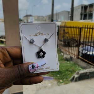 Fashion necklace and earrings 006