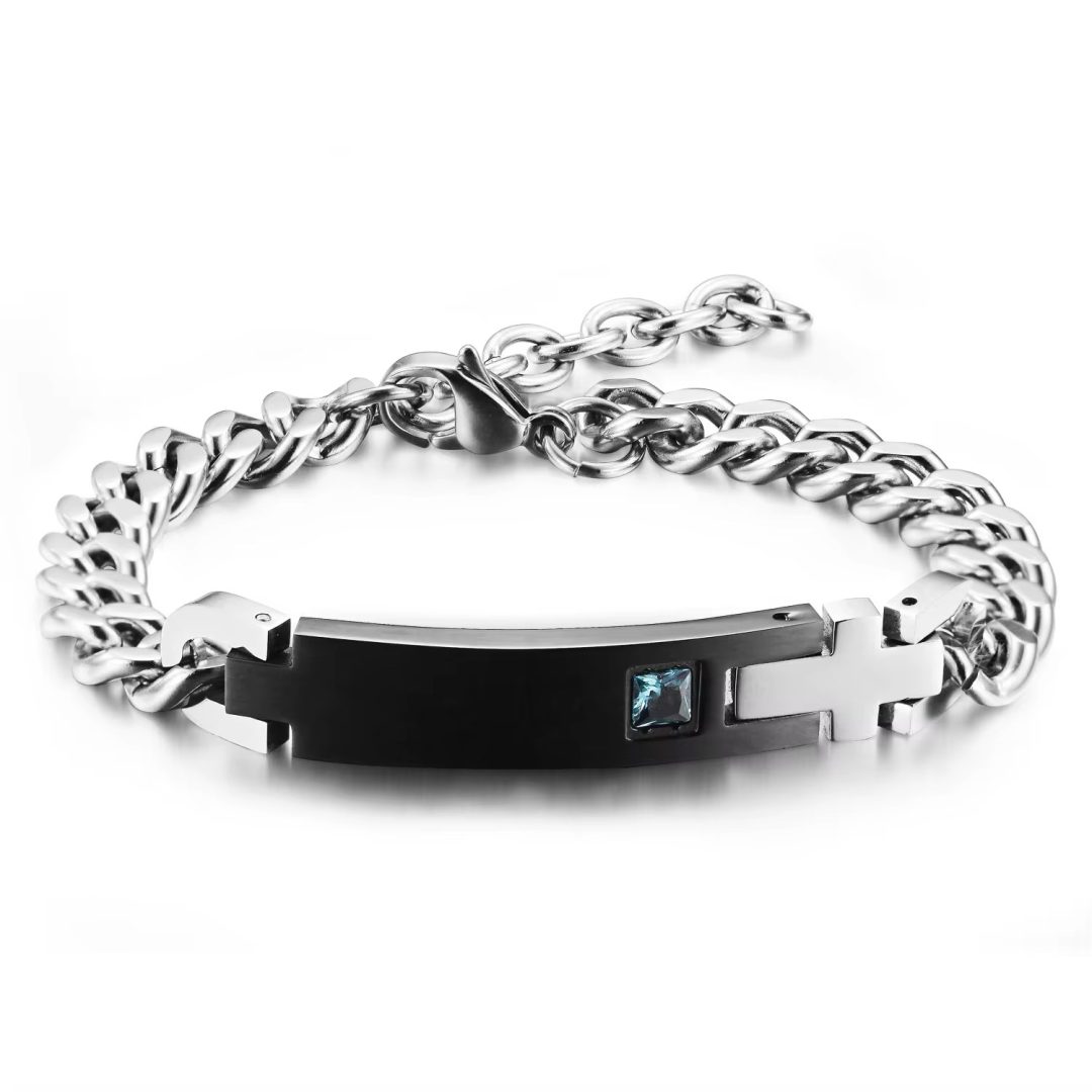 Engraved black gemstone bracelet - Image 4