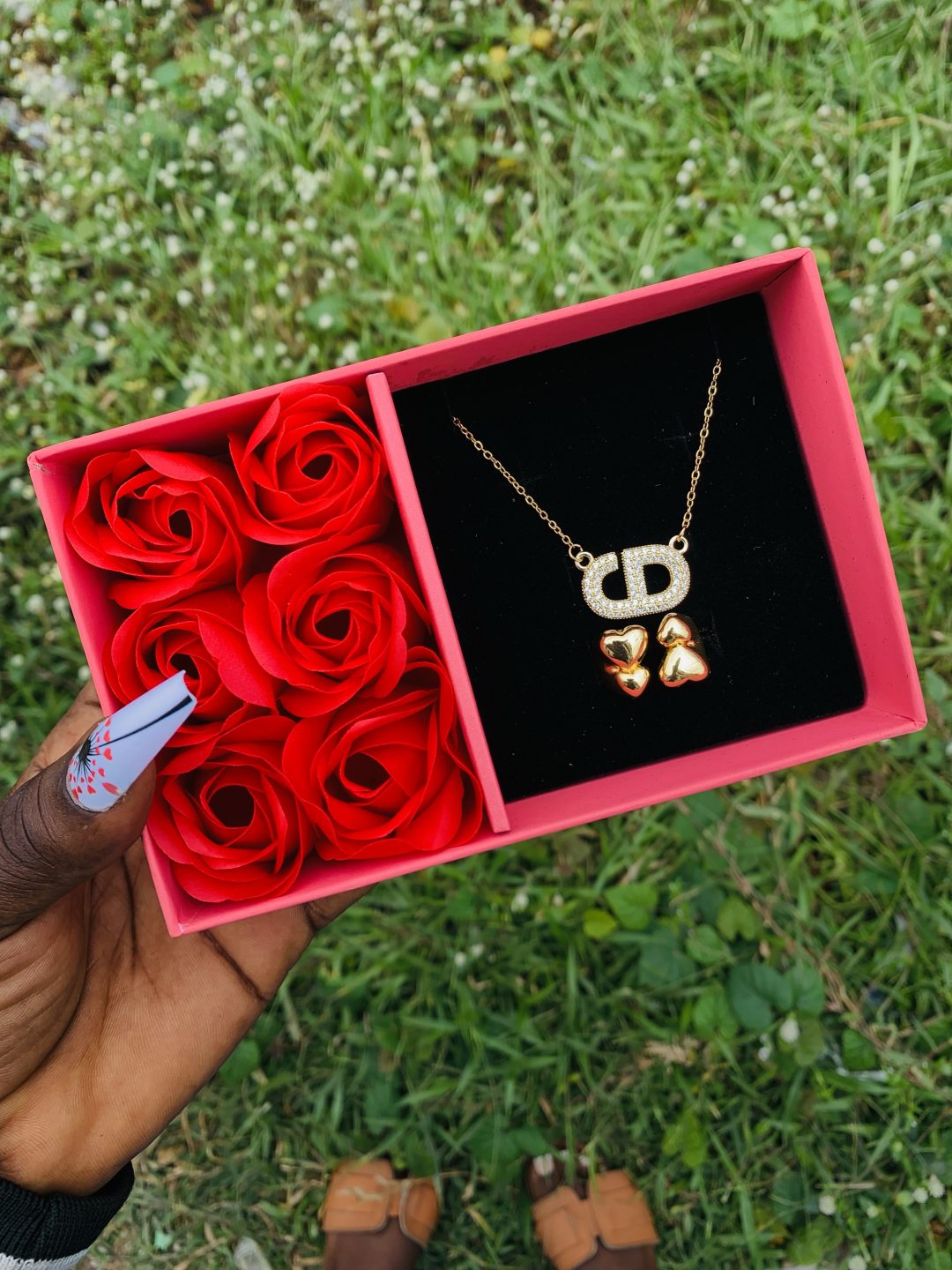 Dainty necklace and ring comes with paper box - Image 4