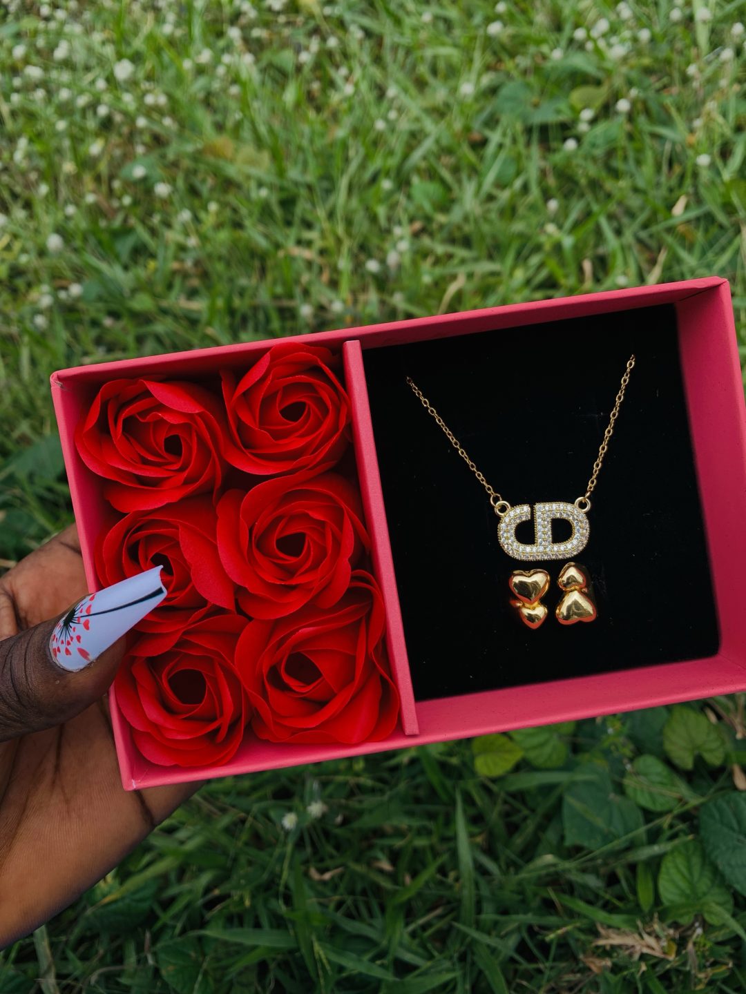 Dainty necklace and ring comes with paper box - Image 3