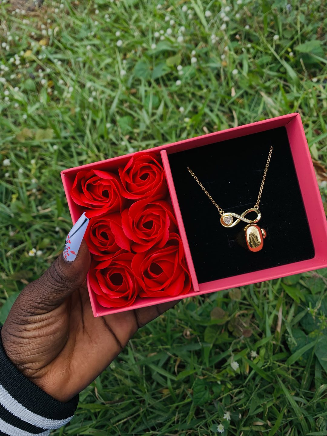 Dainty necklace and ring comes with paper box 007