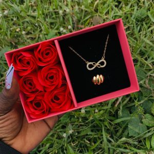 Dainty necklace and ring comes with paper box 006