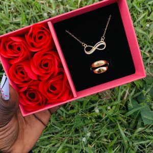 Dainty necklace and ring comes with paper box 002