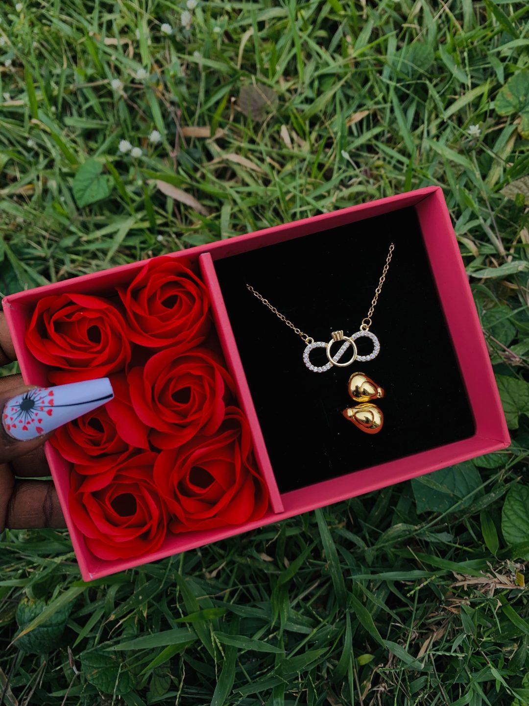 Dainty necklace and ring comes with paper box 002 - Image 4