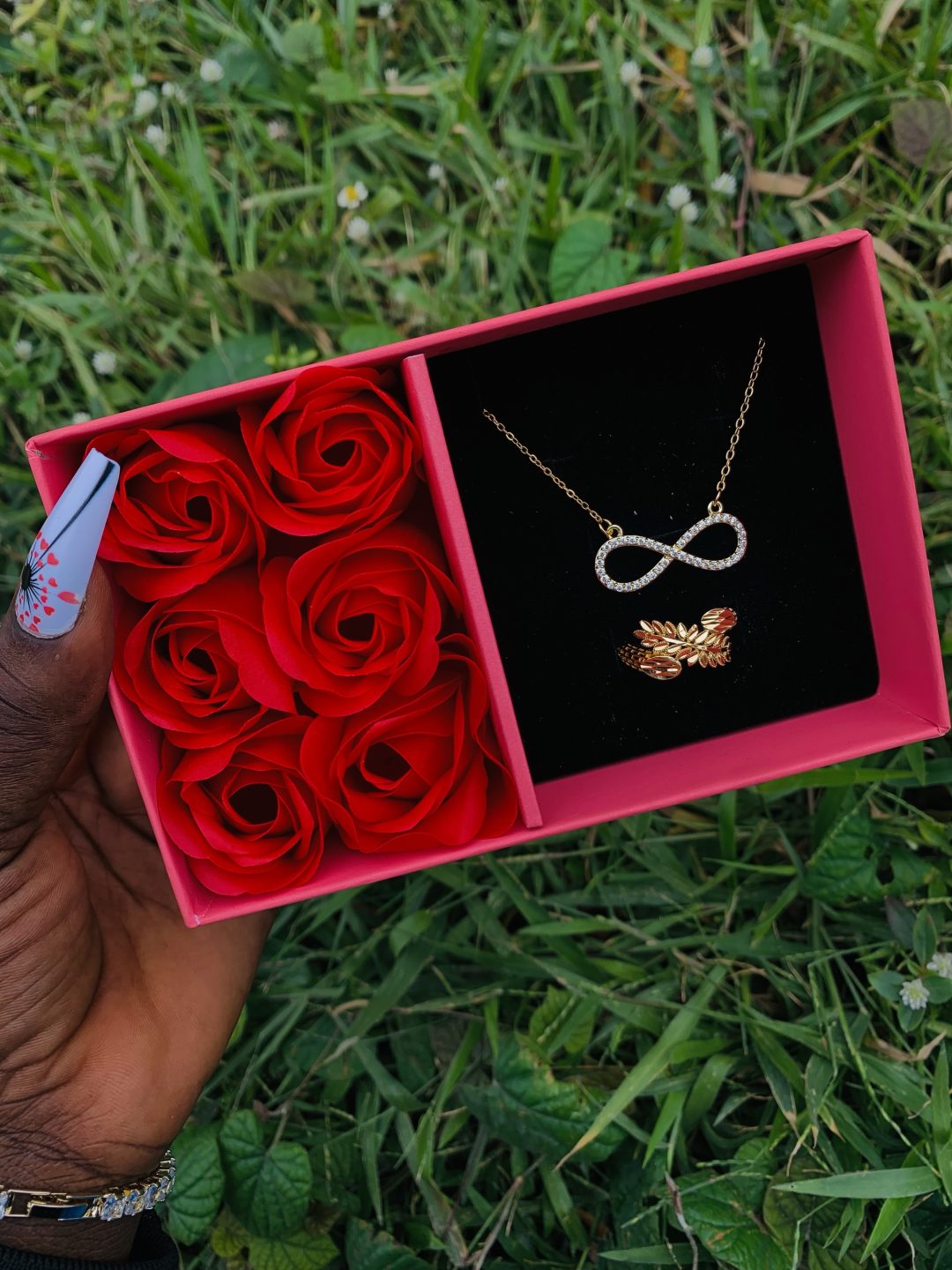 Dainty necklace and ring comes with paper box 001 - Image 4