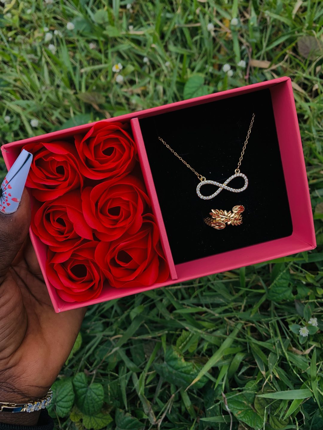 Dainty necklace and ring comes with paper box 001 - Image 5