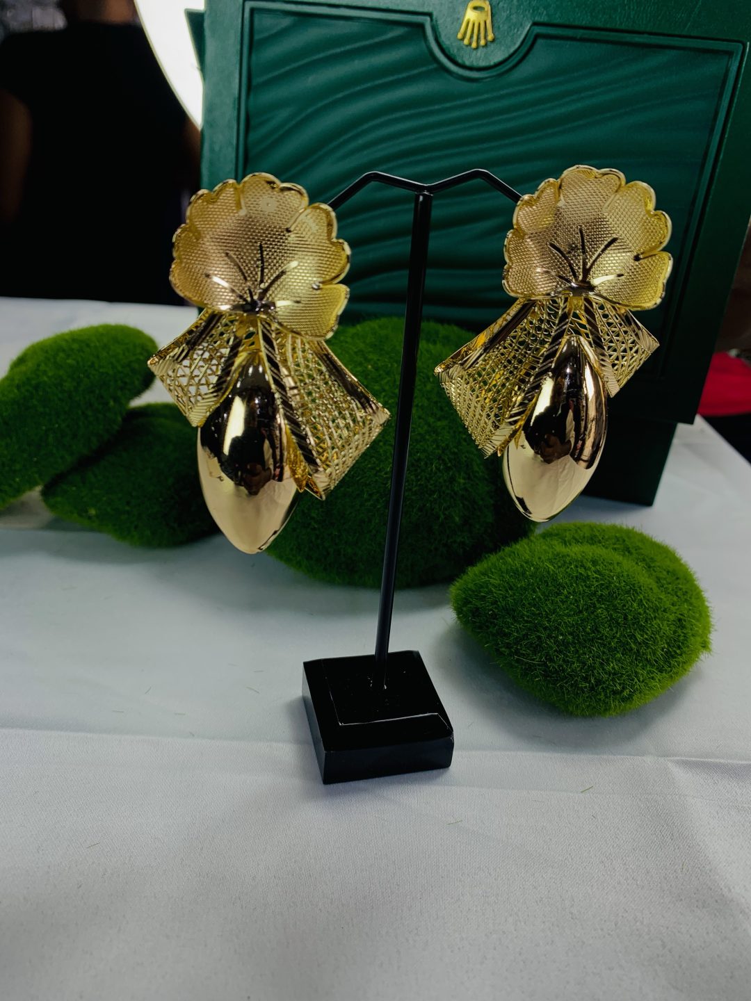 MD Bongos gold earring - Image 5