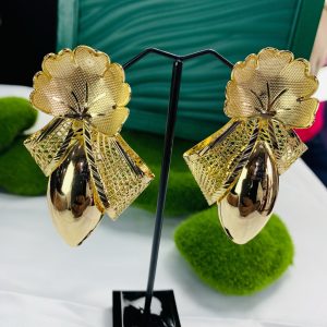 MD Bongos gold earring