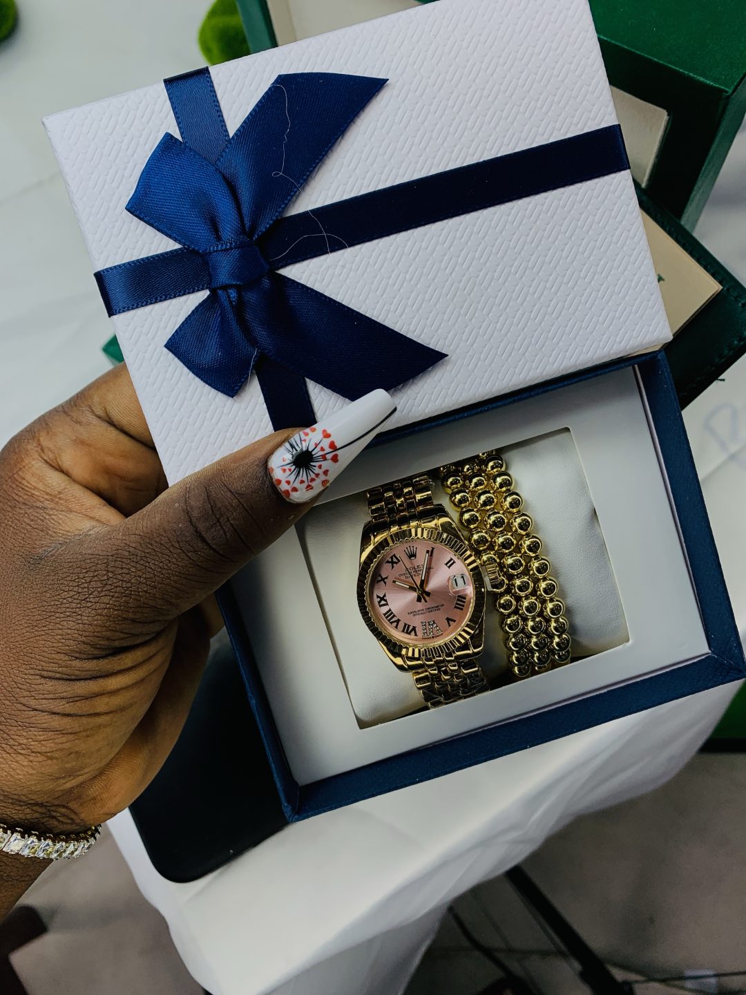 Rolex Gold pink face g Comes with exact box - Image 3
