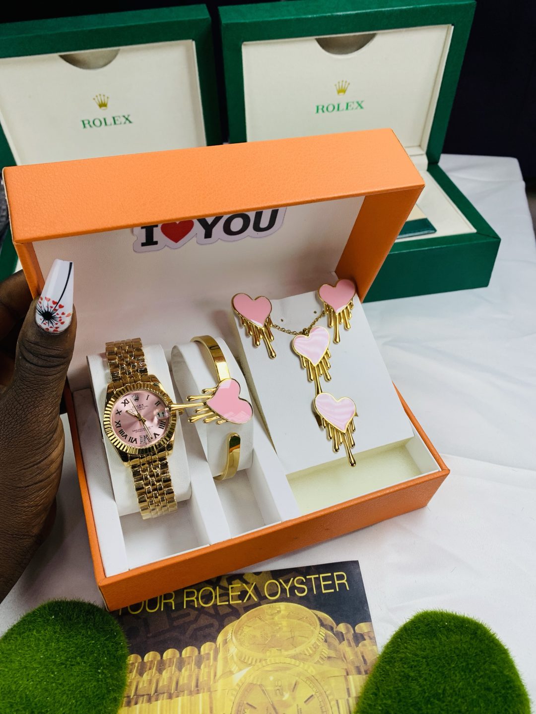 Rolex gold pink face comes with big paper box - Image 2
