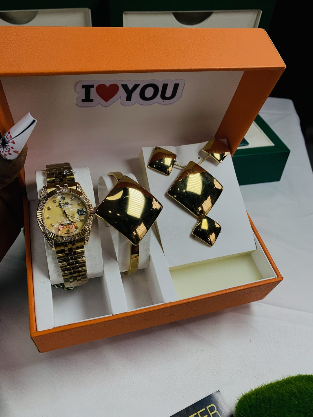 Rolex gold/Gold face comes with paper box - Image 5
