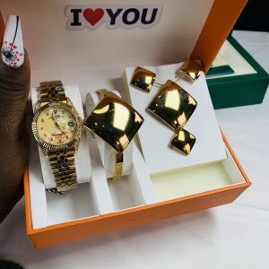 Rolex gold/Gold face comes with paper box