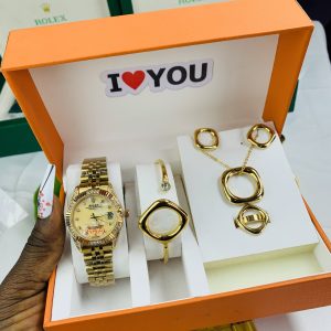 Rolex oyster gold face comes with big paper box