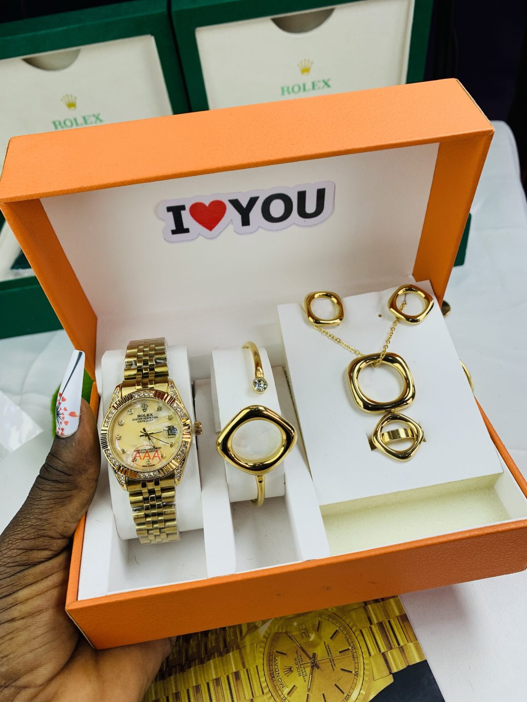 Rolex oyster gold face comes with big paper box