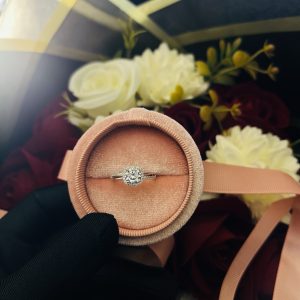 Moissanite ring 005