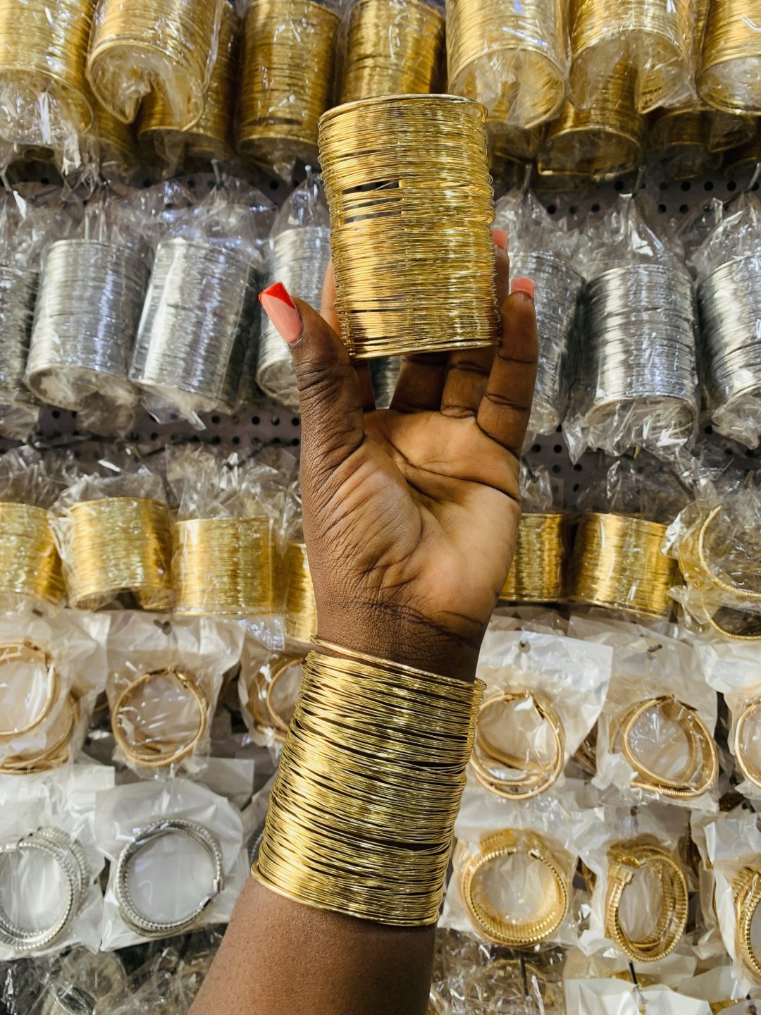 Dona medium gold bracelet - Image 3