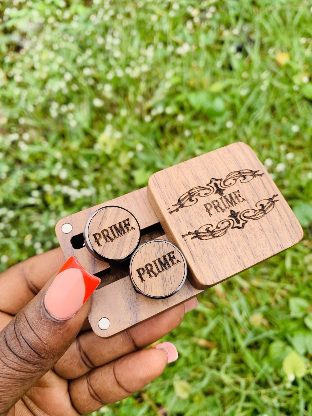 Engraved wooden cuff links with exact box! - Image 6