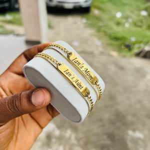 Engraved gold double flat bracelet