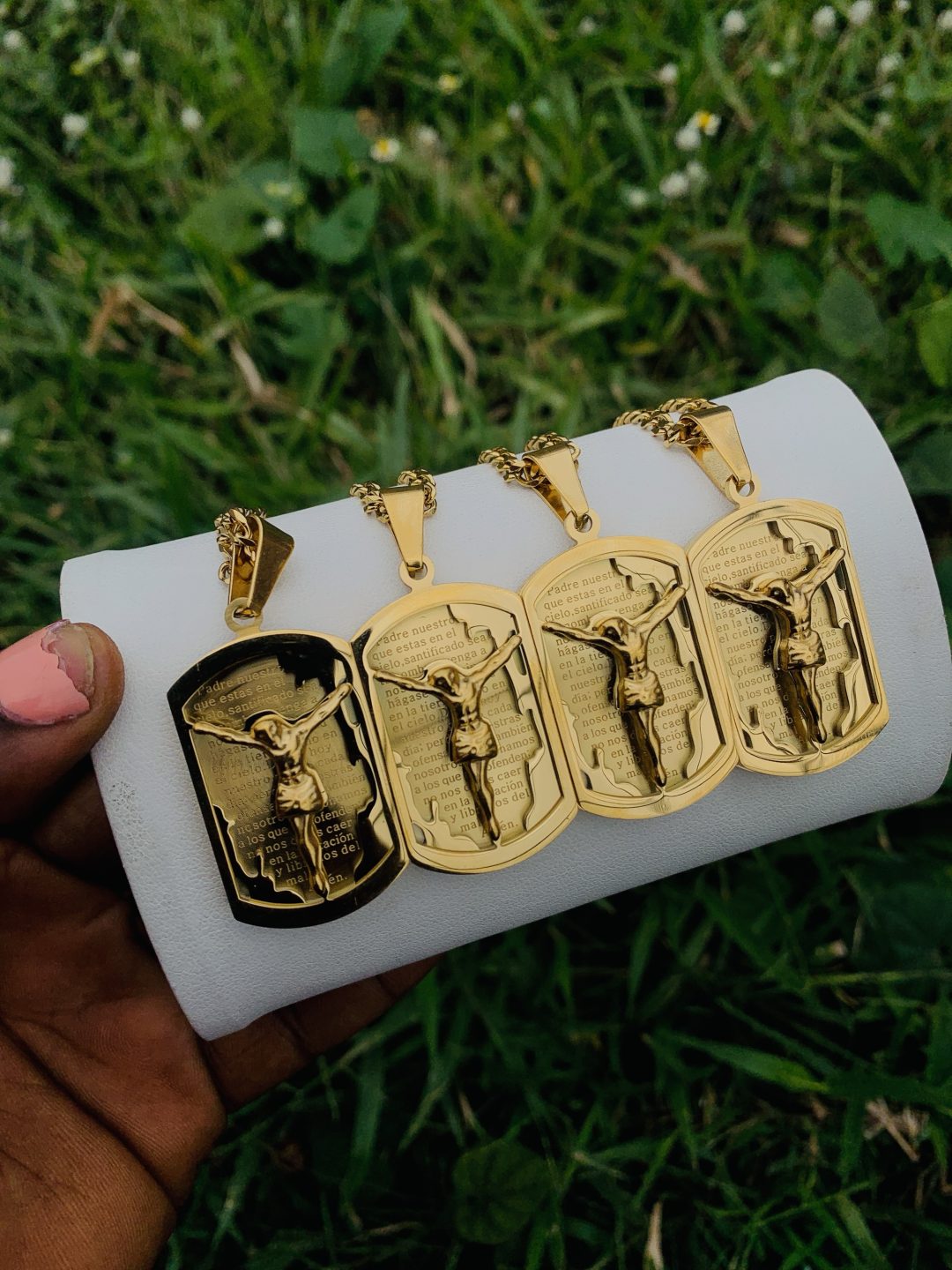 Male steel gold necklace 001 - Image 3