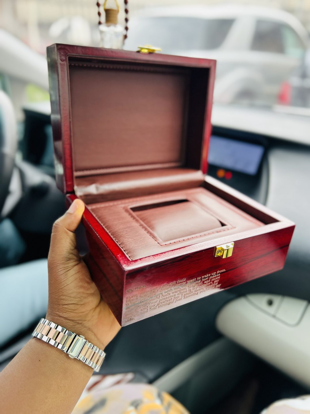 Engraved Formica watch box - Image 5