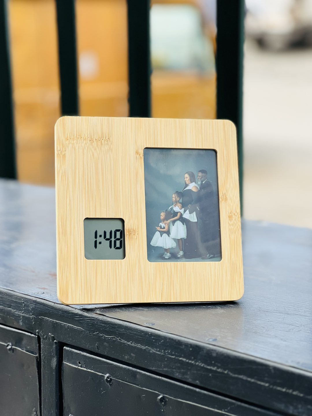 Engraved picture clock table stand - Image 4