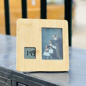 Engraved wooden picture clock table stand