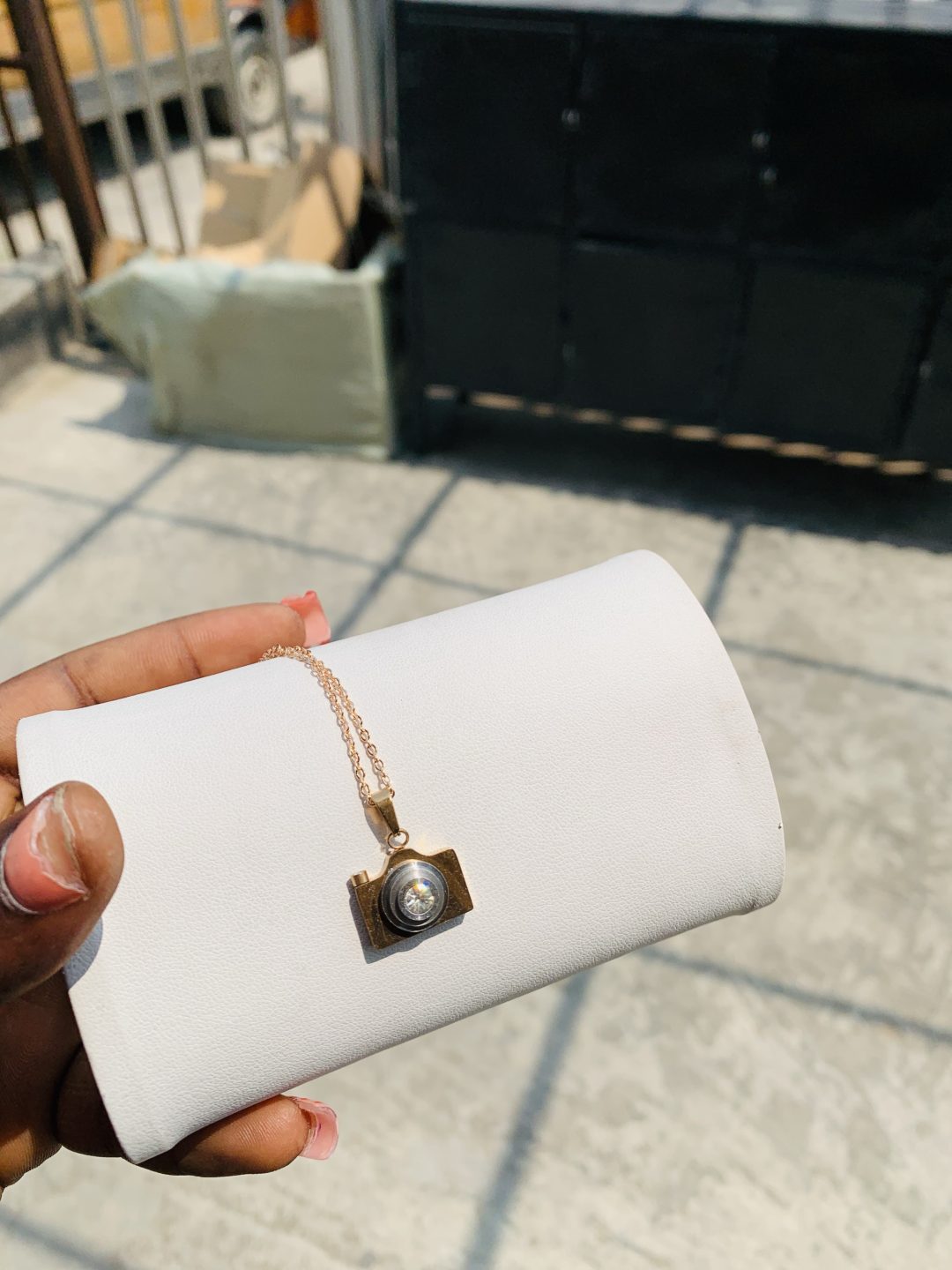 Female Rosegold necklace - Image 4