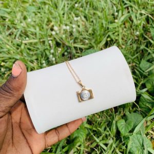 Female Rosegold necklace