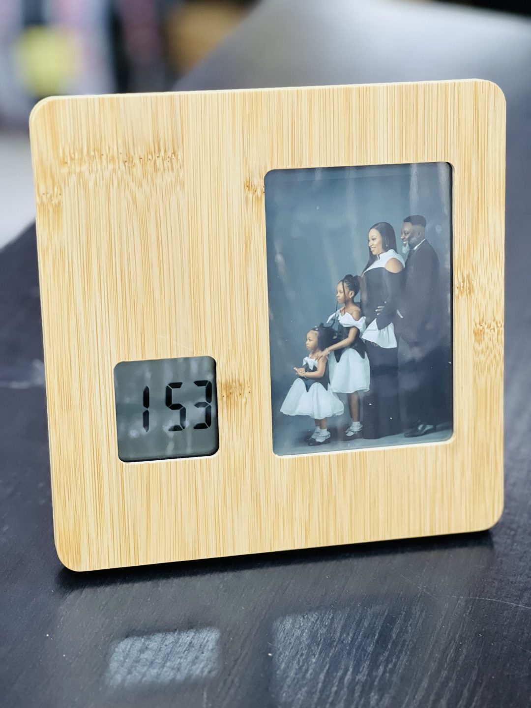 Engraved picture clock table stand - Image 5
