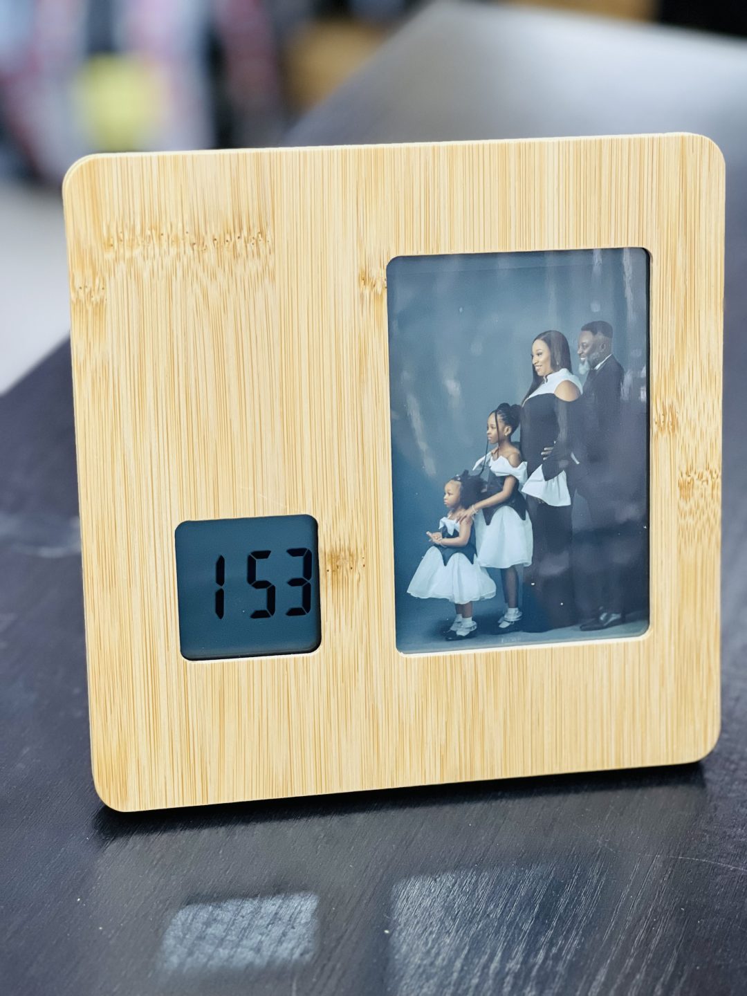 Engraved picture clock table stand
