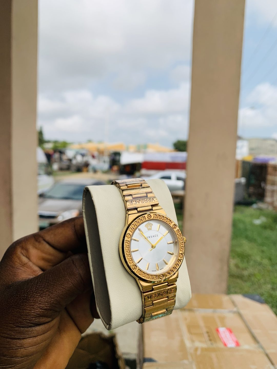 Versace gold watch - Image 2