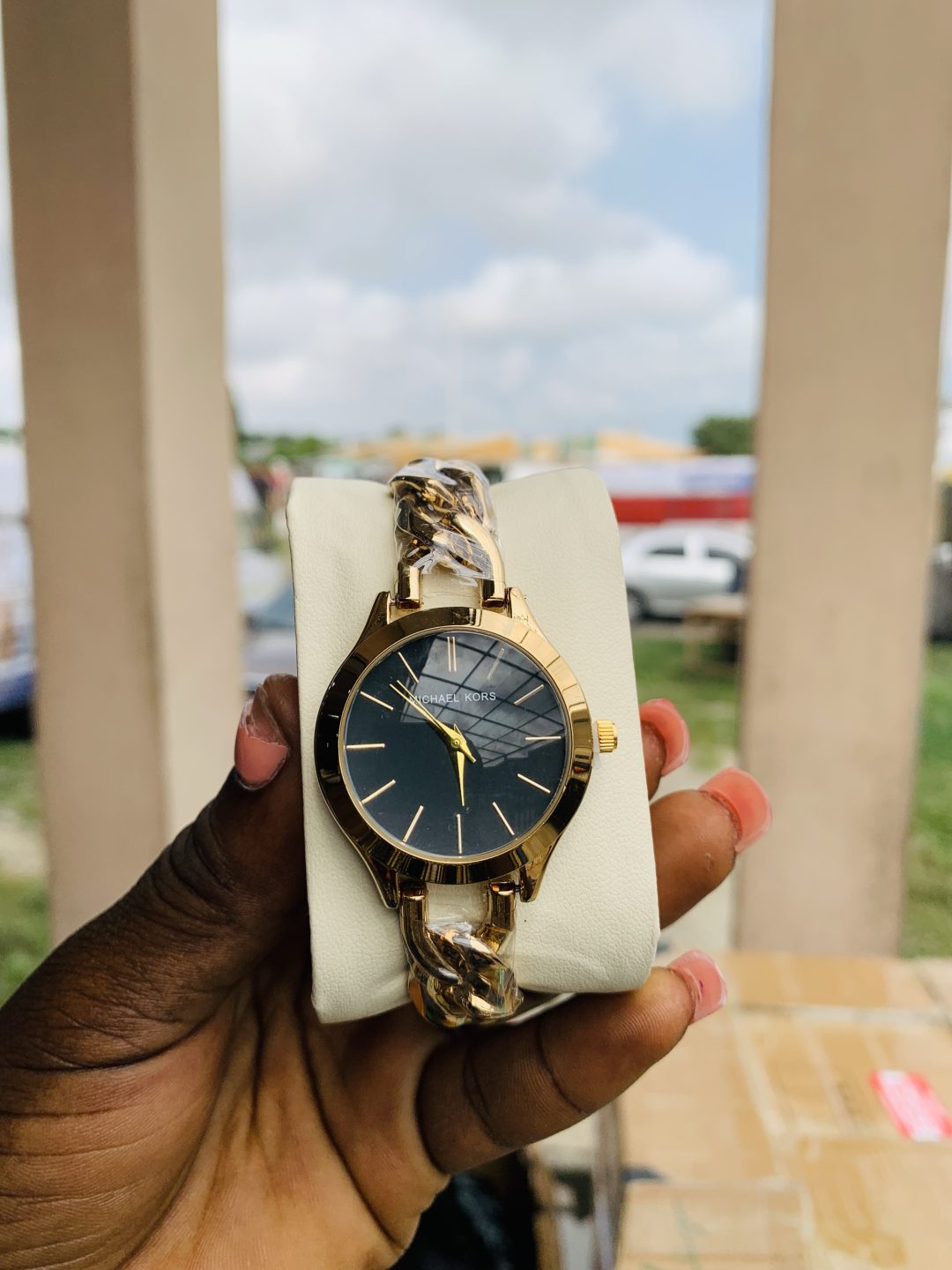 Micheal Kors gold black face - Image 4