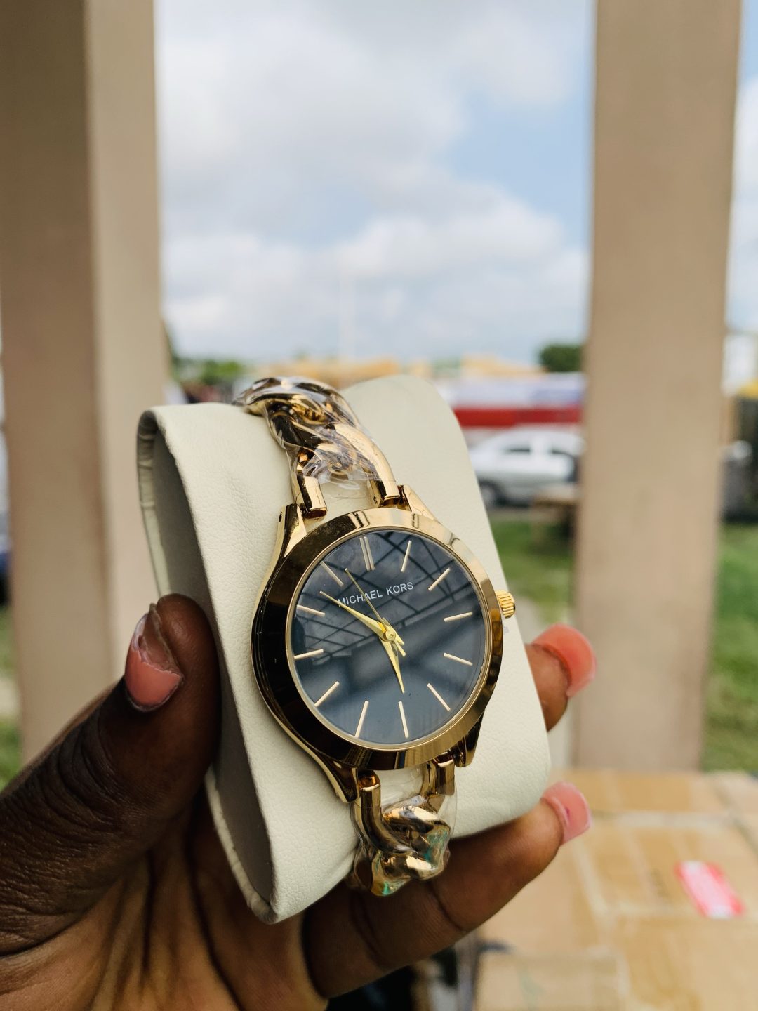 Micheal Kors gold black face - Image 2