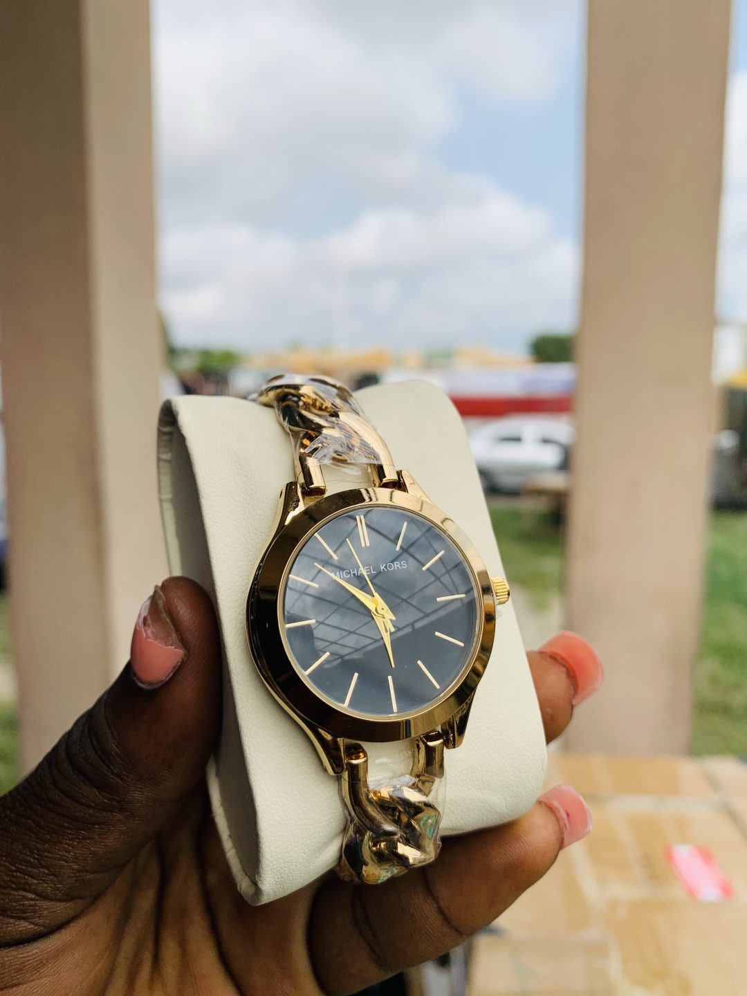 Micheal Kors gold black face - Image 3