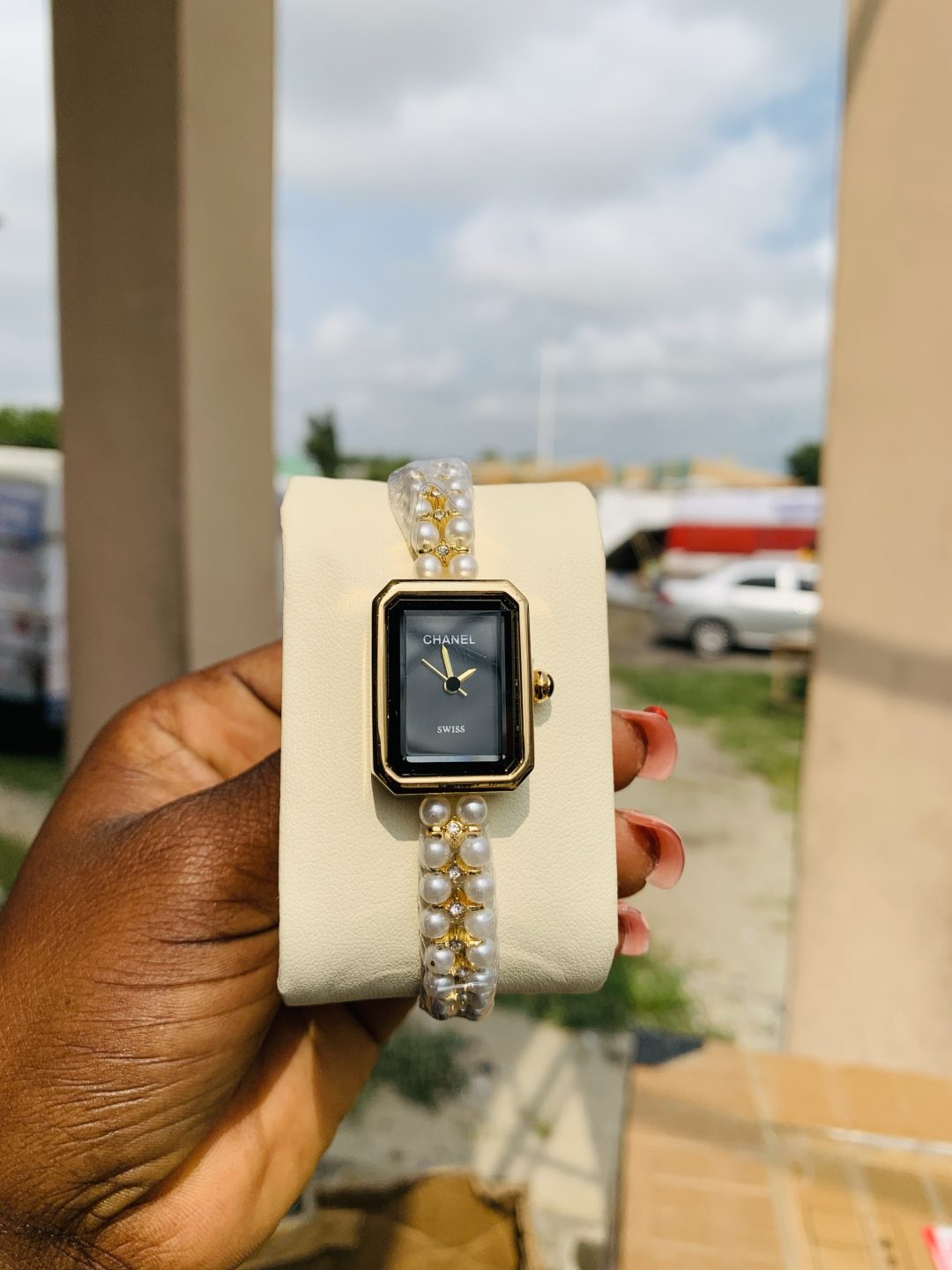 Gold black face channel watch - Image 4
