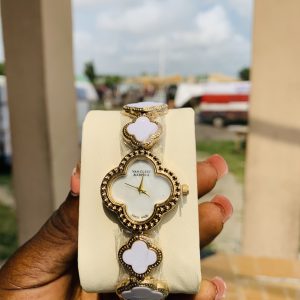 Van clef gold white face