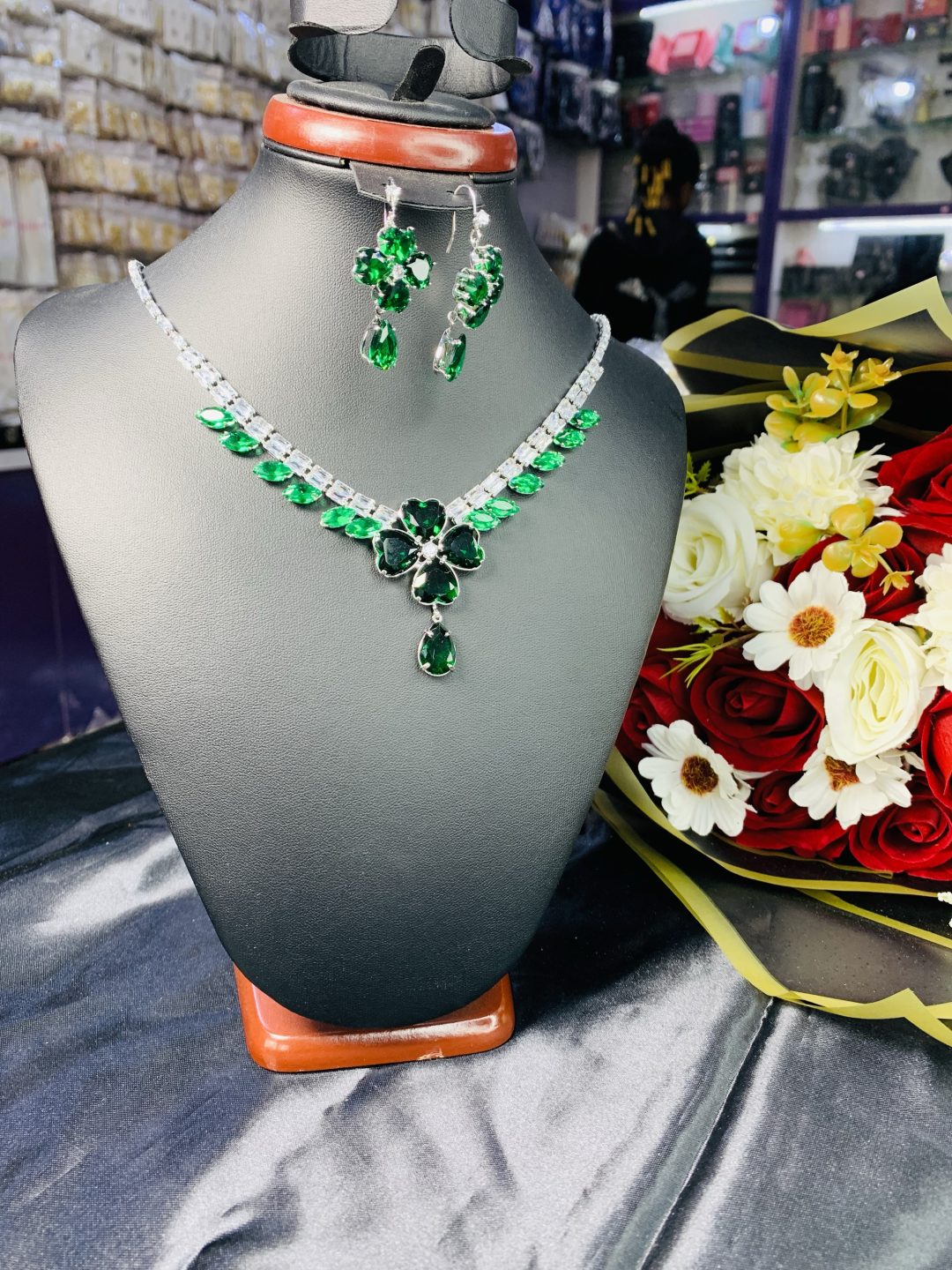 Bottle green stone fashion set 003 - Image 3