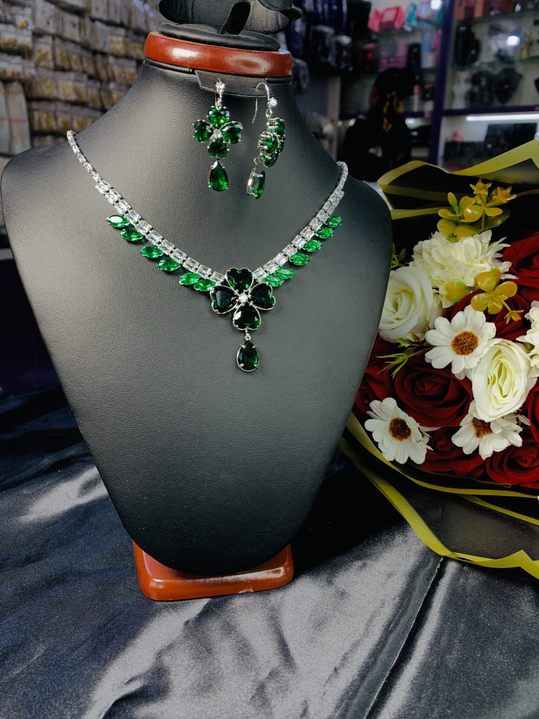 Bottle green stone fashion set 003 - Image 4