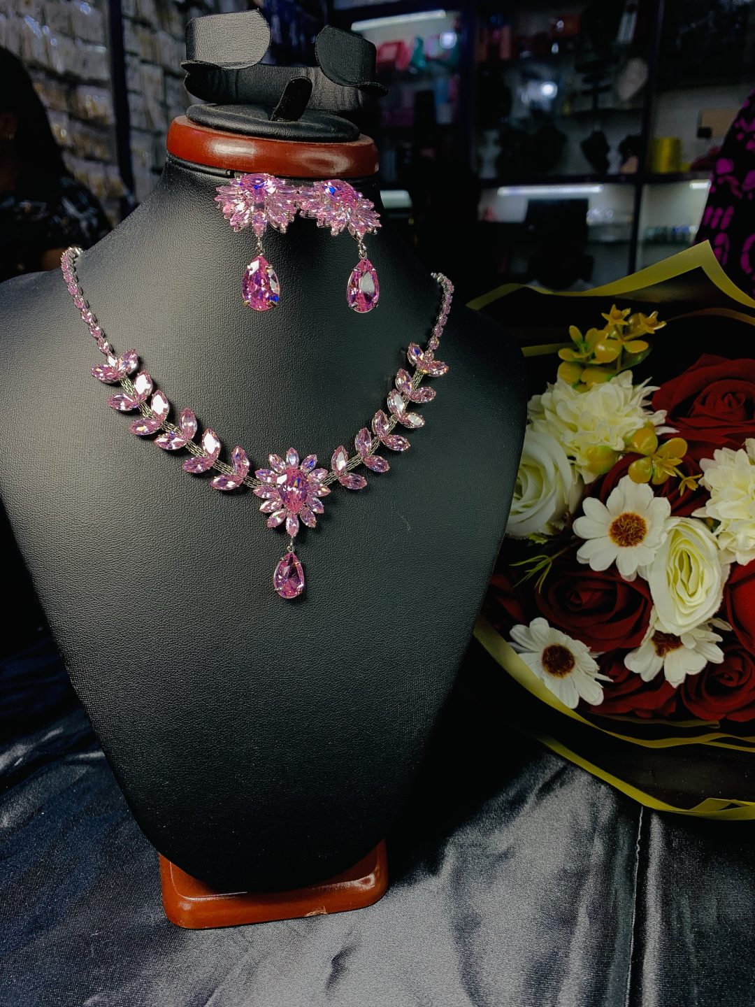 Pink stone flowered fashion set 006 - Image 4