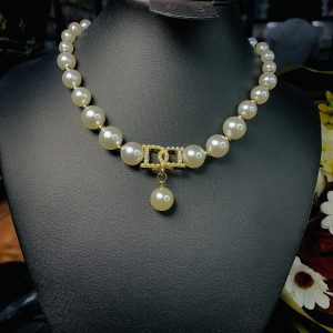 DG Pearl necklace