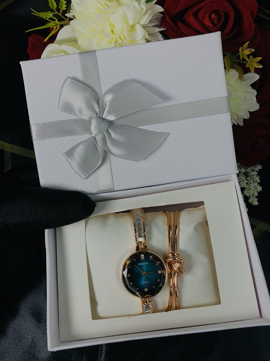 Rebirth Rosegold watch combo comes with exact