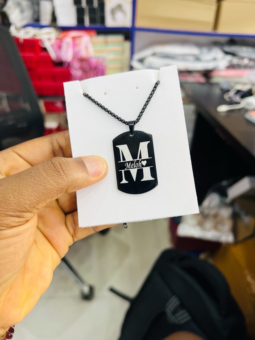 Engraved Big letter and middle name necklace - Image 3