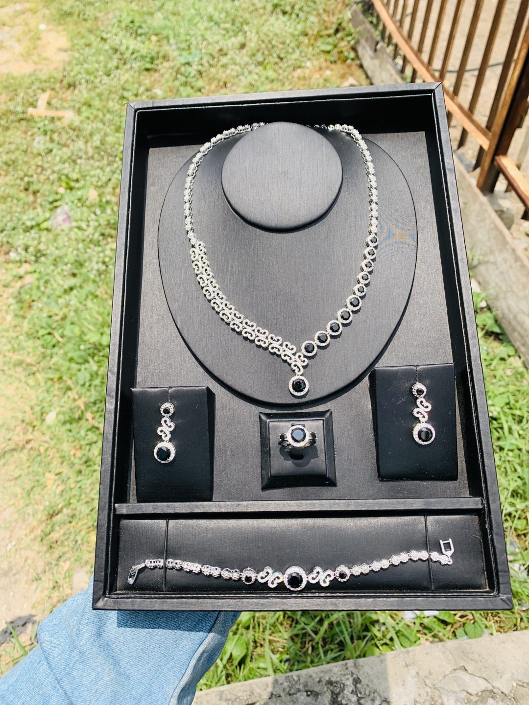 002 zirconia black stone bridal set - Image 5