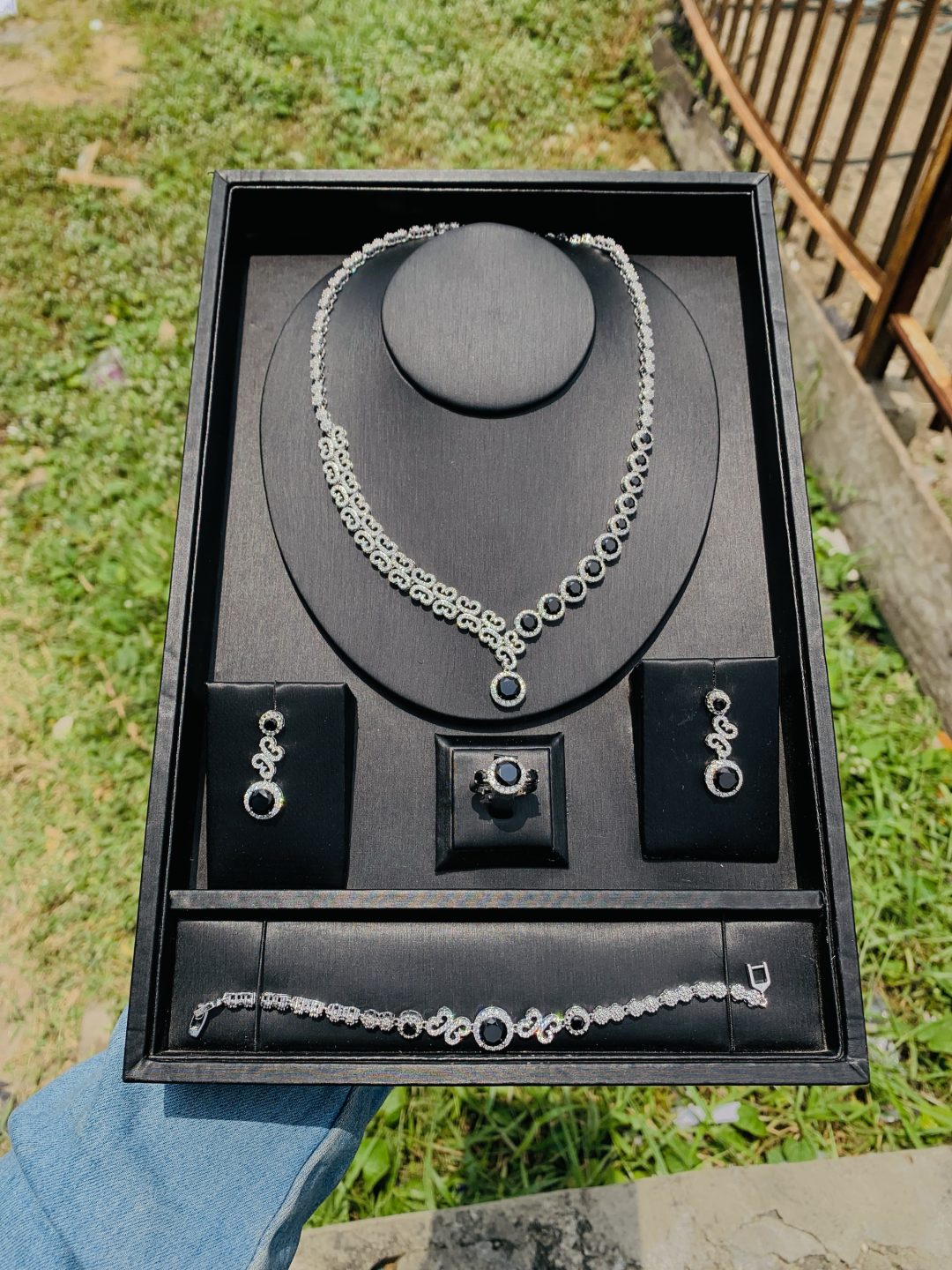002 zirconia black stone bridal set - Image 4