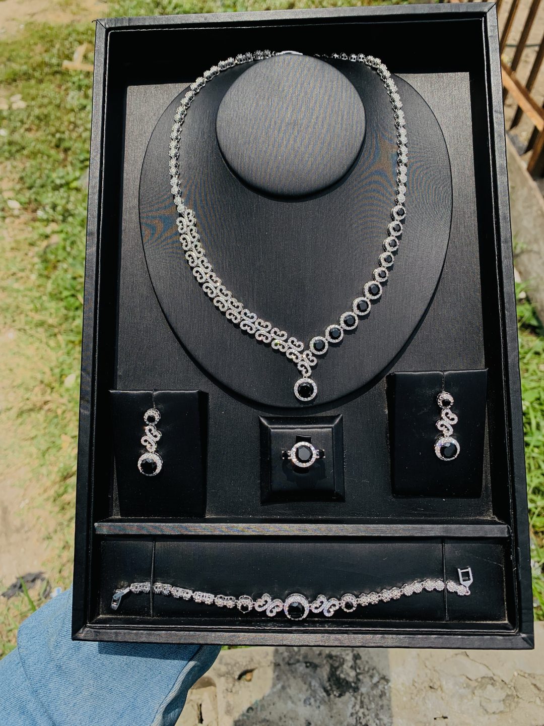 002 zirconia black stone bridal set - Image 2