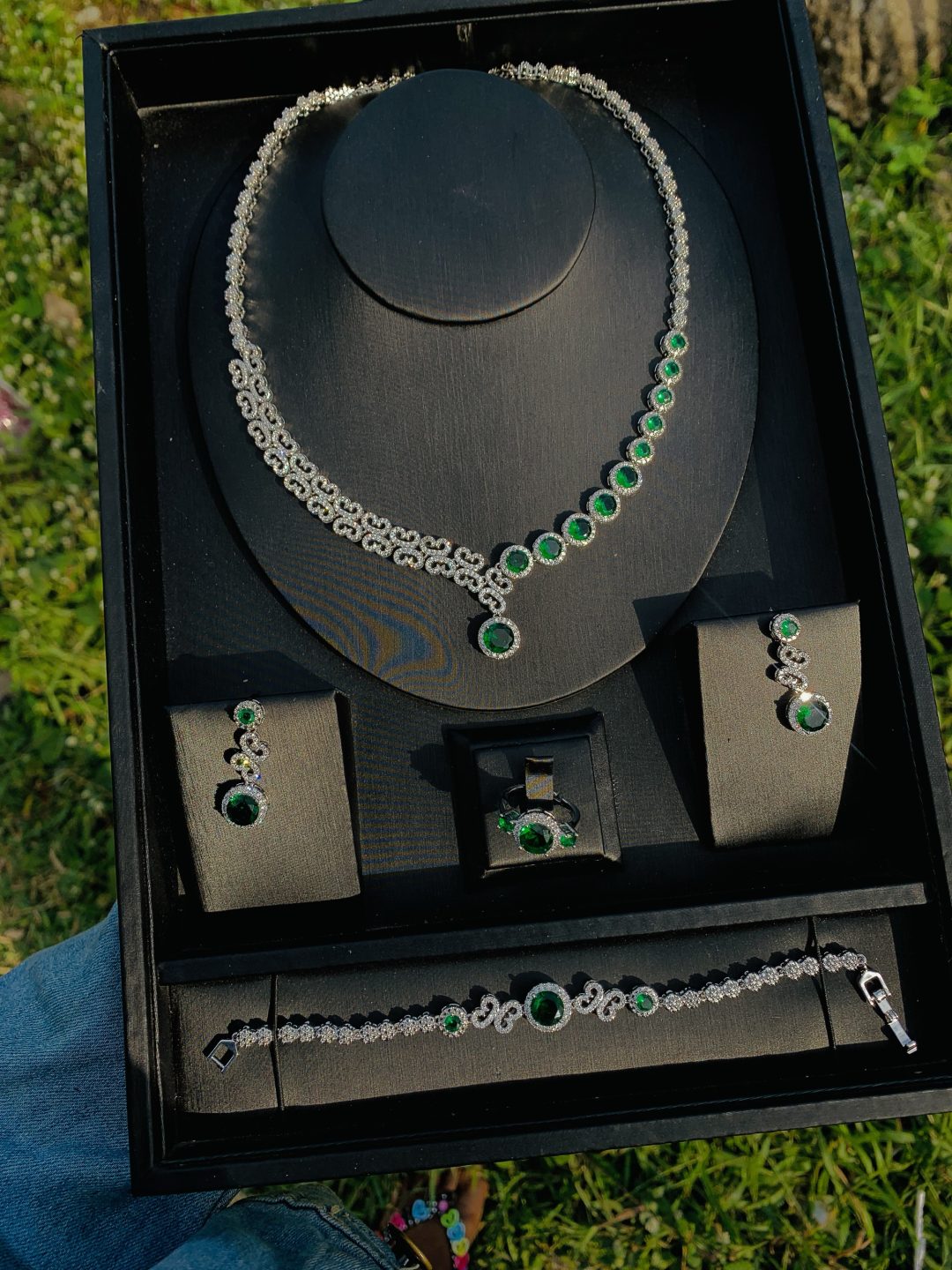005 zirconia green stone bridal set - Image 4