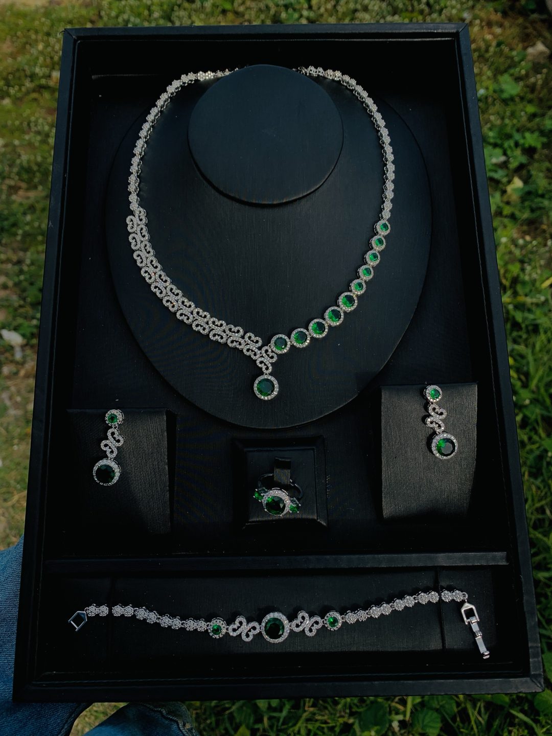 005 zirconia green stone bridal set - Image 5